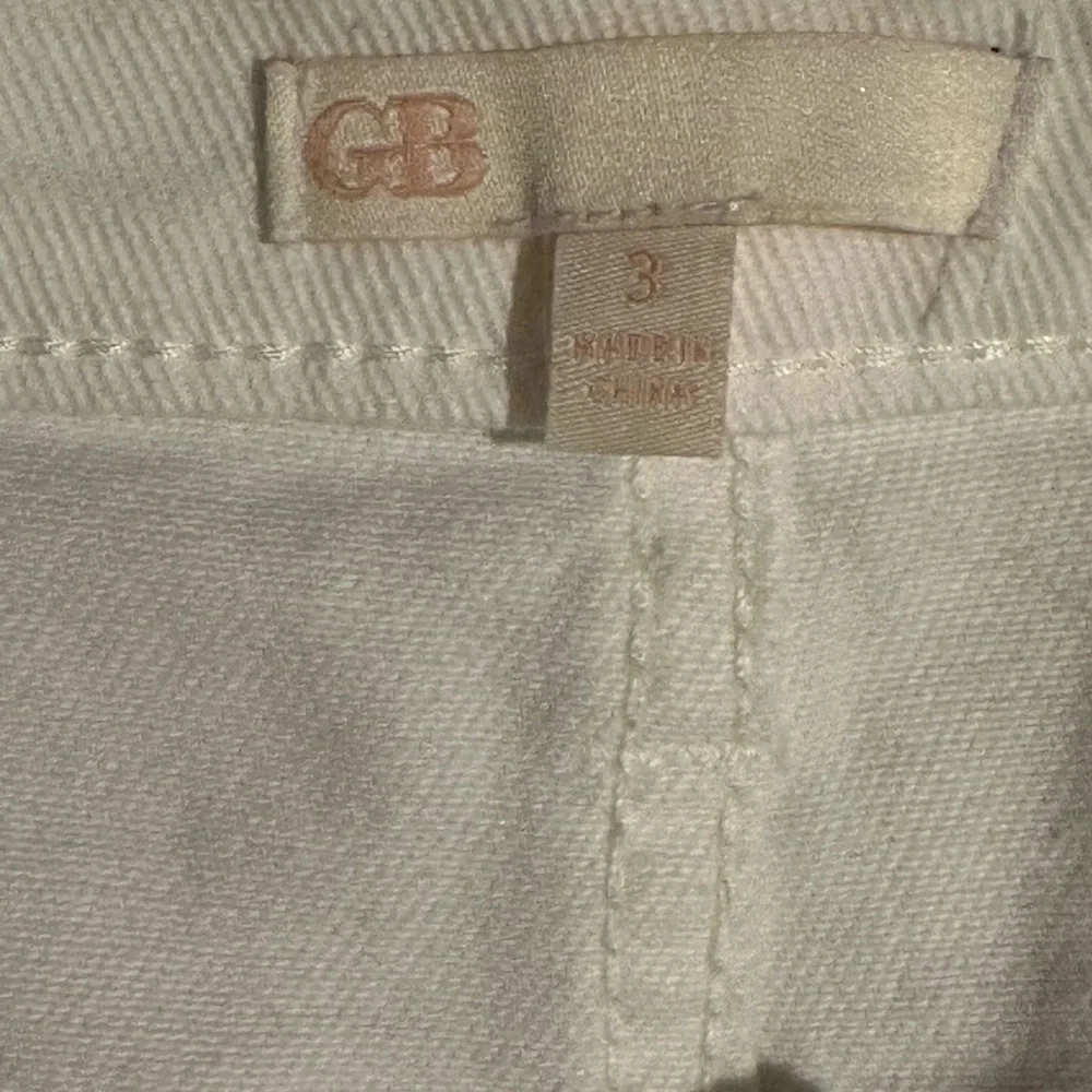 NWT GB High Rise Split Front Distressed Straight Leg Jeans - Picture 5 of 11